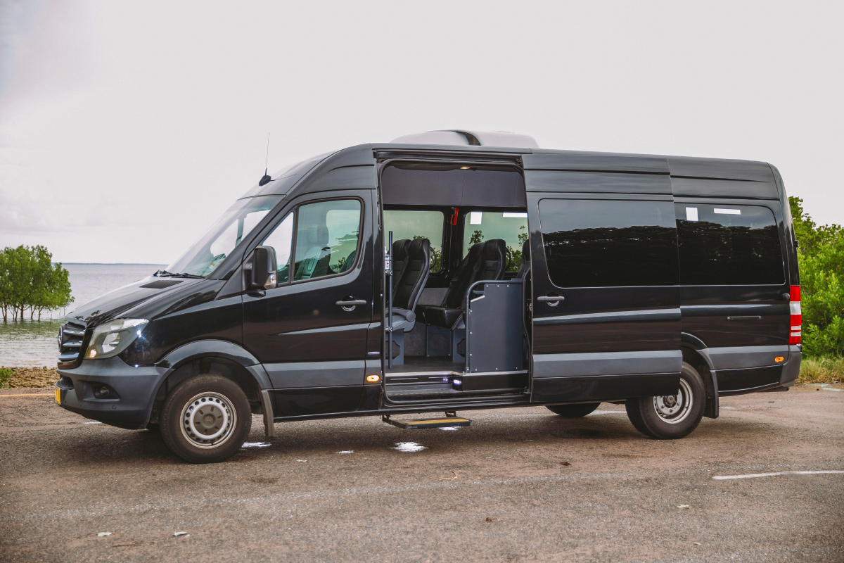 Out'n'back Limos Mercedes Benz Sprinter